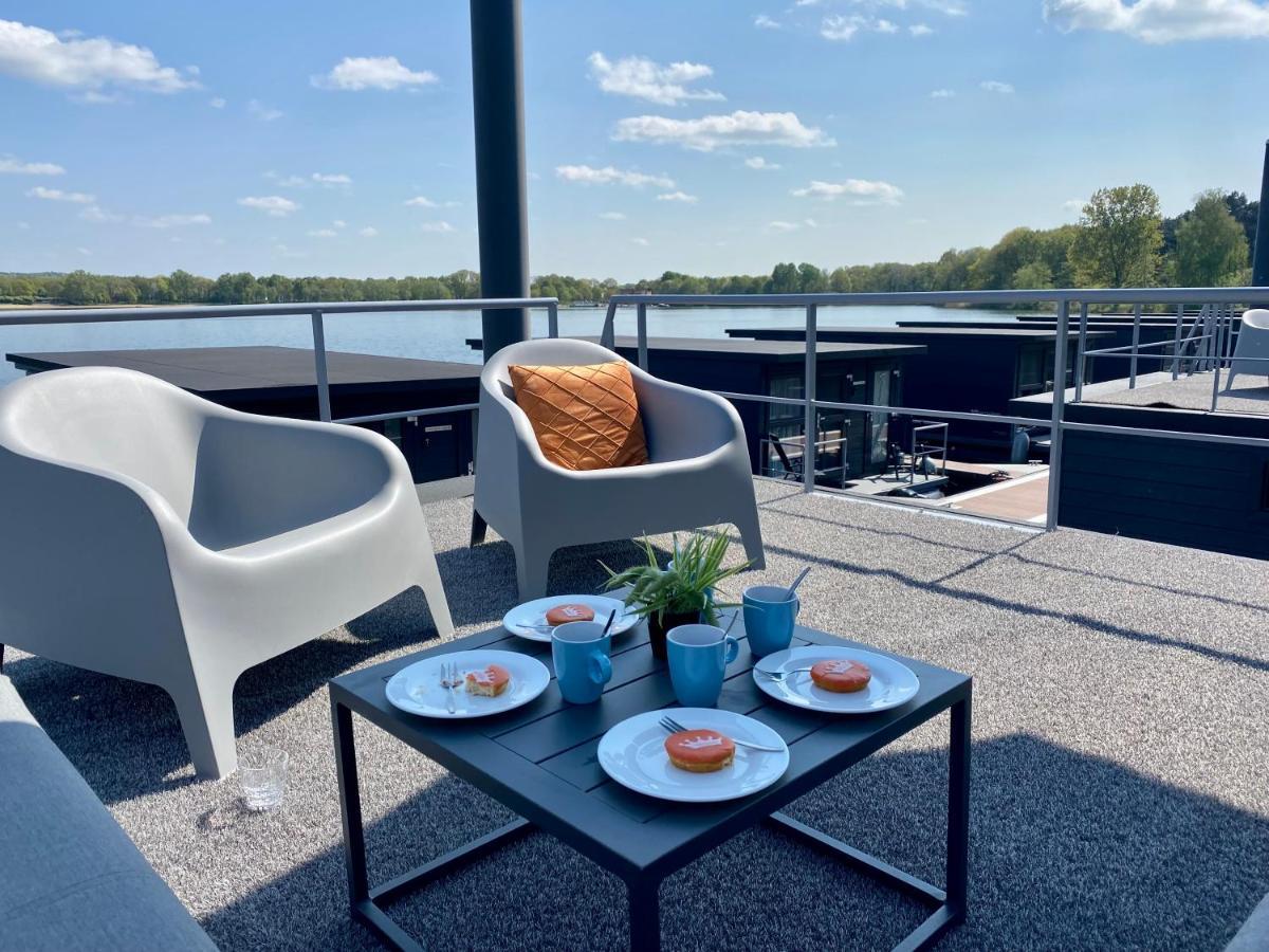 Middelaar Houseboat Met Dakterras Mookerplas المظهر الخارجي الصورة