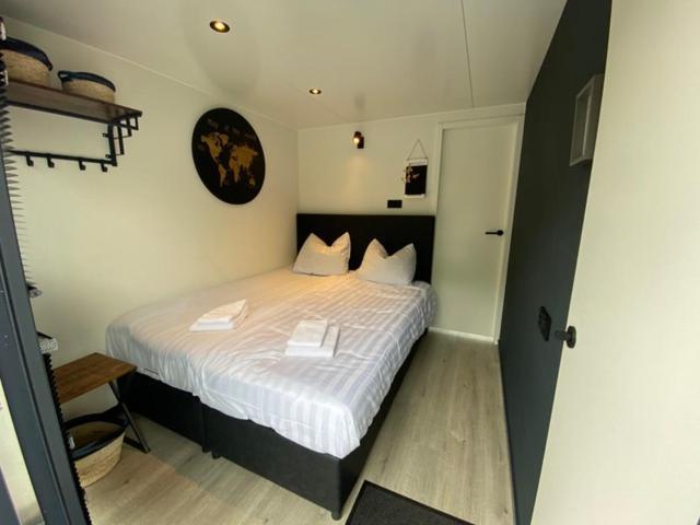 Middelaar Houseboat Met Dakterras Mookerplas المظهر الخارجي الصورة